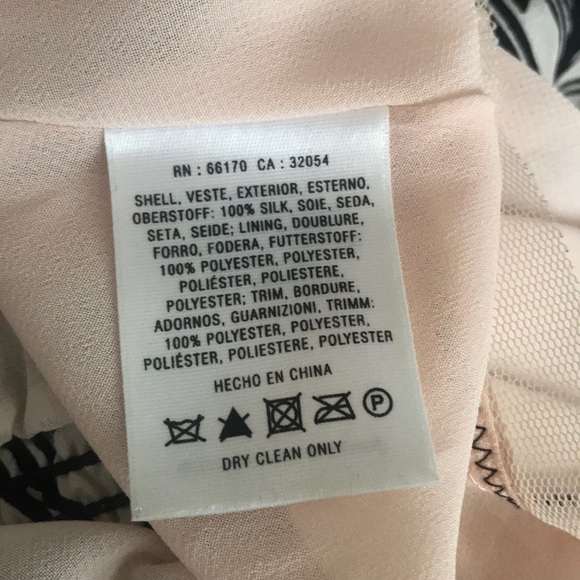 Silk! Like new, gorgeous silky flowing mini skirt. - Picture 8 of 9